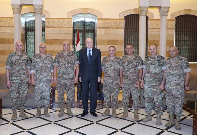 الرئيس ميقاتي يستقبل قائد الجيش العماد جوزيف عون على رأس المجلس العسكري