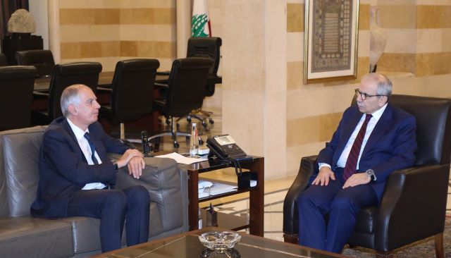 الرئيس سلام يلتقي السفير الفرنسي في لبنان هيرفيه ماغرو
