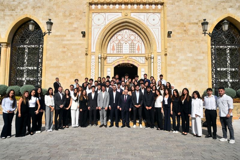 الرئيس سلام يستقبل وفد من نادي التغيير في الجامعة الاميركية في بيروت