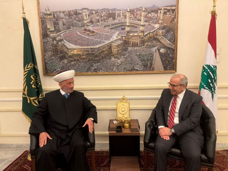 الرئيس سلام يزور مفتي الجمهورية اللبنانية الشيخ عبد اللطيف دريان في دار الفتوى