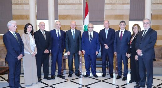 الرئيس سلام يستقبل وفدًا من الجبهة السيادية