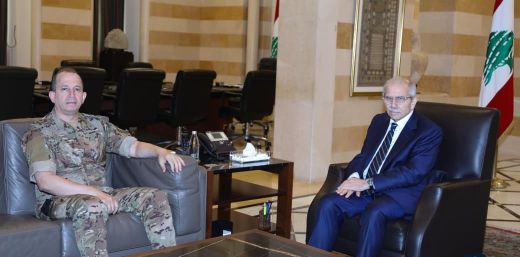 الرئيس سلام يستقبل قائد الجيش العماد رودولف هيكل