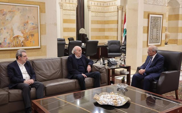 الرئيس سلام يستقبل الرئيس السابق للحزب التقدمي الاشتراكي وليد جنبلاط